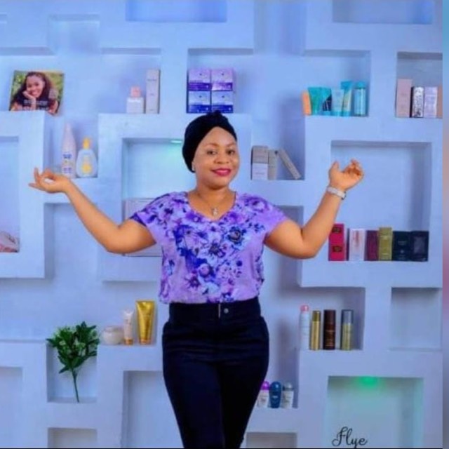 ORIFLAME SHOPPING AND TRAINING GROUP 💄💋 Whatsapp Group Invite Link 2023