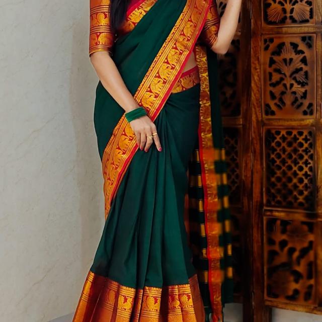 Dhiva Collections(Sarees) Whatsapp Group Invite Link 2023